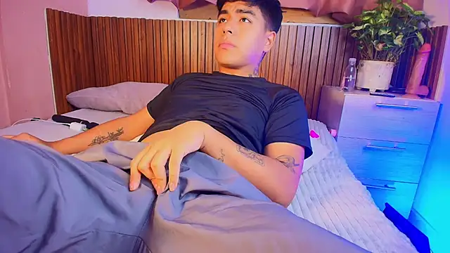 kiing azahell online show from 12/18/25, 11:41