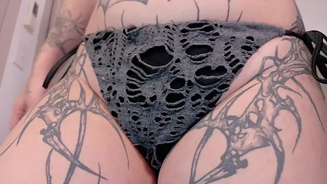 Yuriko May online show from 10/24/25, 01:43