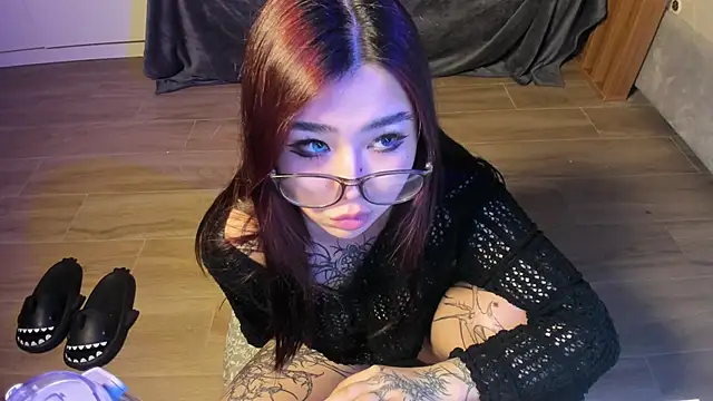 Yuriko May online show from 03/07/25, 07:38