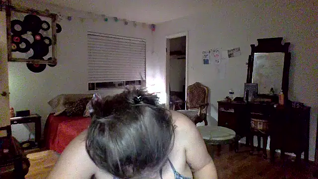 Snapshot of sophiarica chatting on 04/28/26, 01:37 sophiarica online show from 04/28/26, 01:37