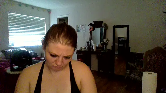 Snapshot of sophiarica chatting on 05/20/26, 09:23 sophiarica online show from 05/20/26, 09:23