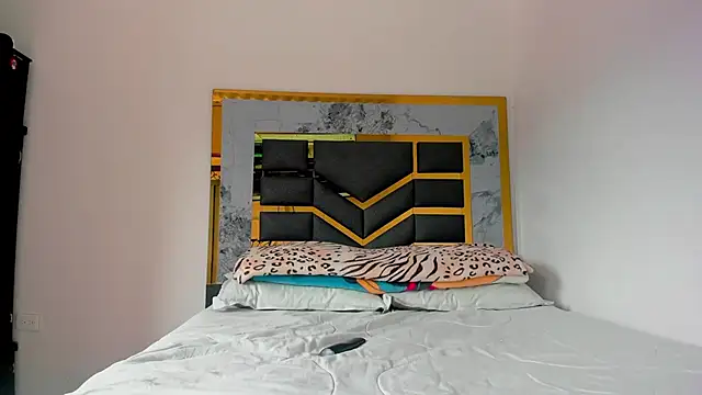 Snapshot of MattDevon chatting on 10/13/25, 07:15 MattDevon online show from 10/13/25, 07:15