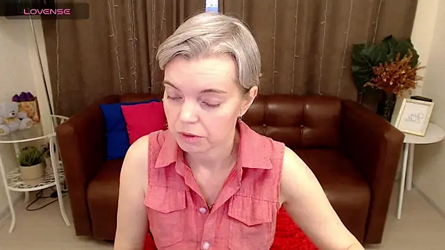 Snapshot of Cutie_Erikaa1 chatting on 03/21/25, 02:28 Cutie Erikaa1 online show from 03/21/25, 02:28