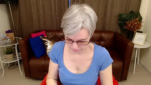 Snapshot of Cutie_Erikaa1 chatting on 03/19/25, 02:27 Cutie Erikaa1 online show from 03/19/25, 02:27