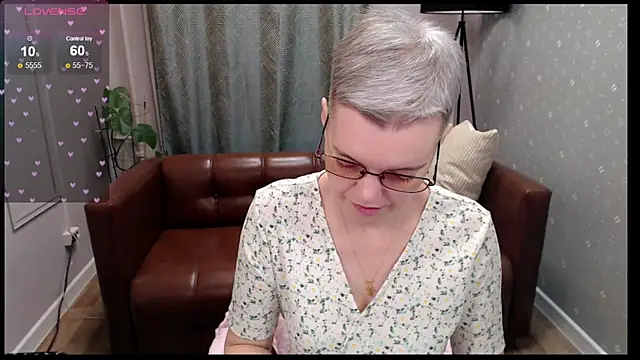 Snapshot of Cutie_Erikaa1 chatting on 11/13/25, 02:15 Cutie Erikaa1 online show from 11/13/25, 02:15