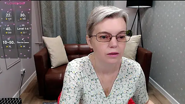 Snapshot of Cutie_Erikaa1 chatting on 10/17/25, 02:26 Cutie Erikaa1 online show from 10/17/25, 02:26