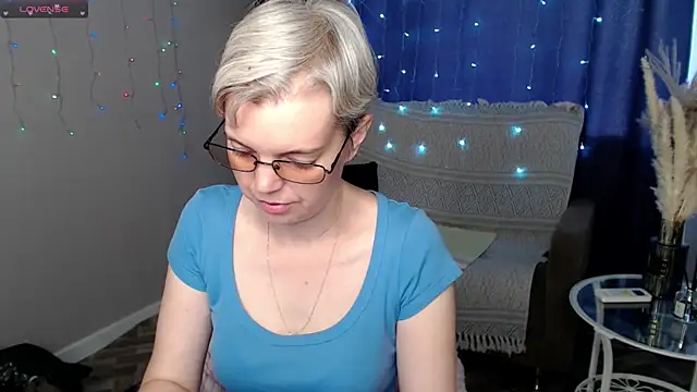 Cutie Erikaa1 online show from 05/30/26, 02:18