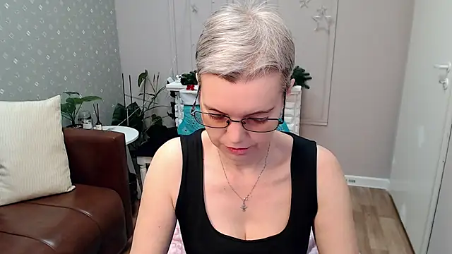 Cutie Erikaa1 online show from 01/08/26, 02:28