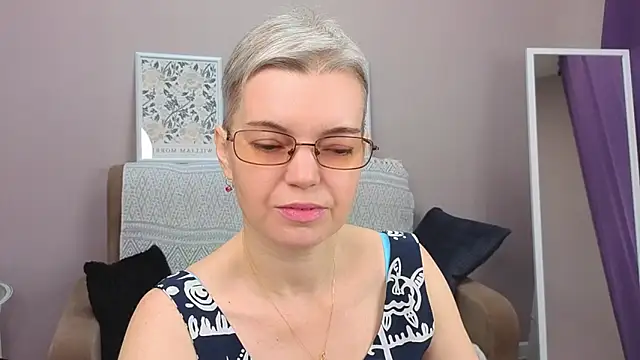 Snapshot of Cutie_Erikaa1 chatting on 11/30/25, 02:34 Cutie Erikaa1 online show from 11/30/25, 02:34