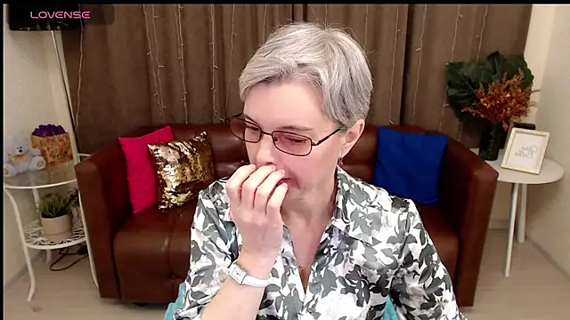 Snapshot of Cutie_Erikaa1 chatting on 03/09/25, 02:29 Cutie Erikaa1 online show from 03/09/25, 02:29