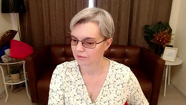 Snapshot of Cutie_Erikaa1 chatting on 03/14/25, 08:42 Cutie Erikaa1 online show from 03/14/25, 08:42