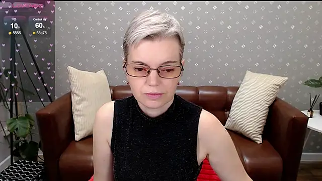 Snapshot of Cutie_Erikaa1 chatting on 10/15/25, 02:10 Cutie Erikaa1 online show from 10/15/25, 02:10