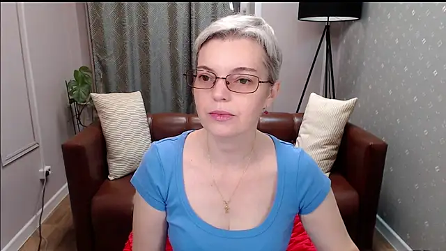 Snapshot of Cutie_Erikaa1 chatting on 10/22/25, 02:11 Cutie Erikaa1 online show from 10/22/25, 02:11