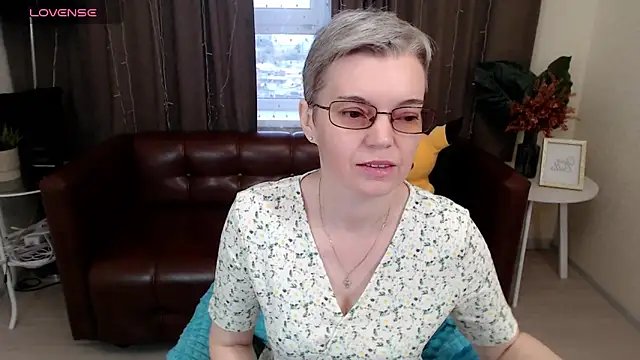 Snapshot of Cutie_Erikaa1 chatting on 09/10/25, 02:32 Cutie Erikaa1 online show from 09/10/25, 02:32