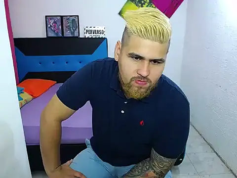 Snapshot of pitbullveryhot chatting on 12/04/24, 02:09 pitbullveryhot online show from 12/04/24, 02:09