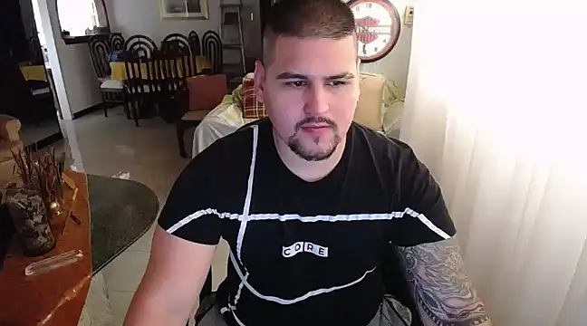 Snapshot of pitbullveryhot chatting on 02/25/25, 02:04 pitbullveryhot online show from 02/25/25, 02:04