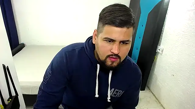 Snapshot of pitbullveryhot chatting on 10/13/25, 12:40 pitbullveryhot online show from 10/13/25, 12:40