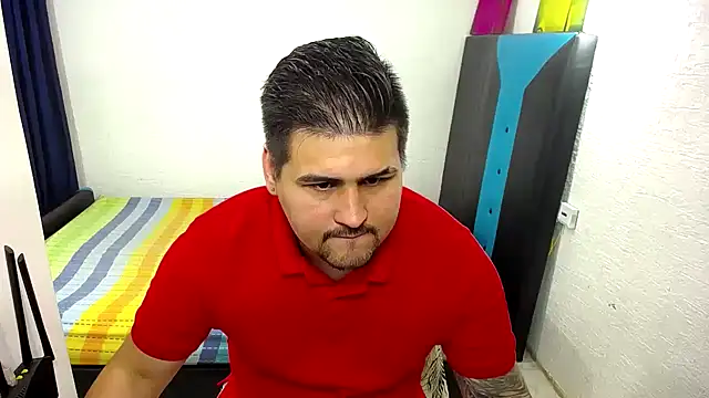 Snapshot of pitbullveryhot chatting on 11/01/25, 11:53 pitbullveryhot online show from 11/01/25, 11:53