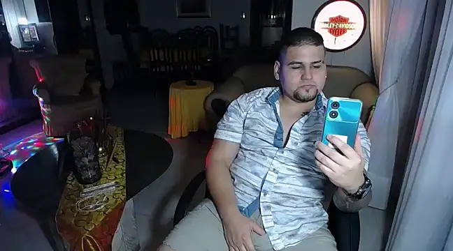 Snapshot of pitbullveryhot chatting on 02/27/25, 07:08 pitbullveryhot online show from 02/27/25, 07:08