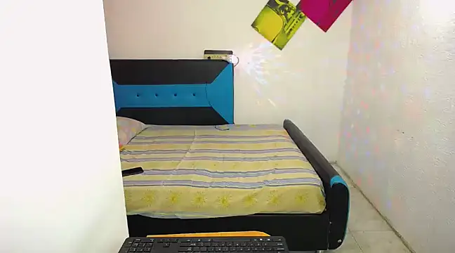 Snapshot of pitbullveryhot chatting on 03/18/25, 06:39 pitbullveryhot online show from 03/18/25, 06:39