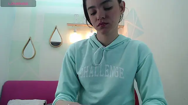 Snapshot of Mia-kalinfa chatting on 03/08/25, 01:47 Mia-kalinfa online show from 03/08/25, 01:47