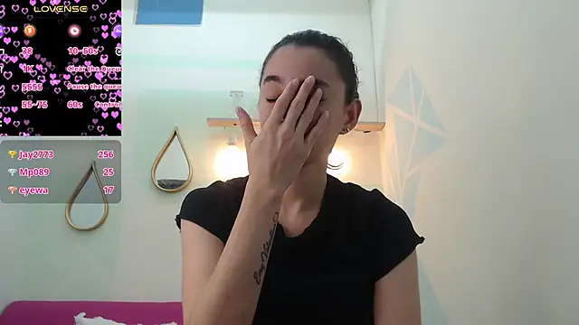 Snapshot of Mia-kalinfa chatting on 01/21/25, 06:45 Mia-kalinfa online show from 01/21/25, 06:45