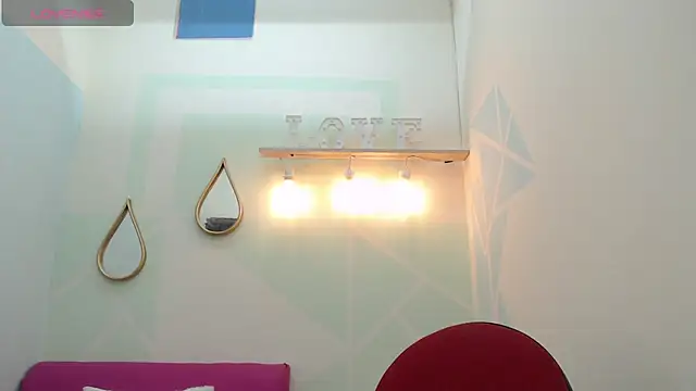 Snapshot of Mia-kalinfa chatting on 01/30/25, 12:27 Mia-kalinfa online show from 01/30/25, 12:27