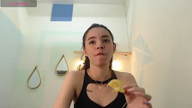 Snapshot of Mia-kalinfa chatting on 02/05/25, 09:18 Mia-kalinfa online show from 02/05/25, 09:18