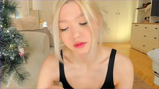 milli sun  online show from 12/18/25, 05:01