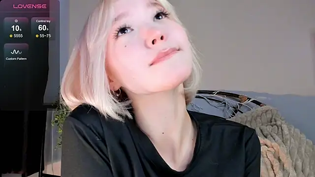 Snapshot of milli_sun_ chatting on 03/22/25, 05:17 milli sun online show from 03/22/25, 05:17
