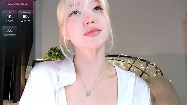 Snapshot of milli_sun_ chatting on 03/06/25, 05:03 milli sun online show from 03/06/25, 05:03