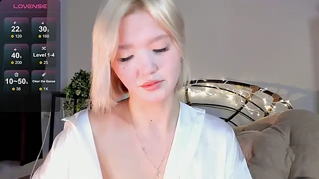 Snapshot of milli_sun_ chatting on 03/16/25, 05:03 milli sun online show from 03/16/25, 05:03