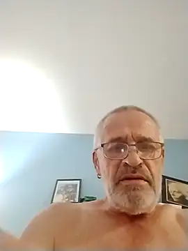 Snapshot of geilerschwanz64 chatting on 10/21/25, 12:11 geilerschwanz64 online show from 10/21/25, 12:11