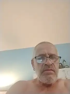 Snapshot of geilerschwanz64 chatting on 06/21/26, 03:45 geilerschwanz64 online show from 06/21/26, 03:45
