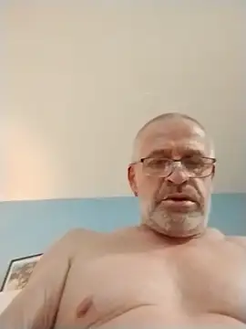 geilerschwanz64 online show from 11/27/25, 10:37