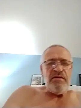Snapshot of geilerschwanz64 chatting on 10/20/25, 01:29 geilerschwanz64 online show from 10/20/25, 01:29