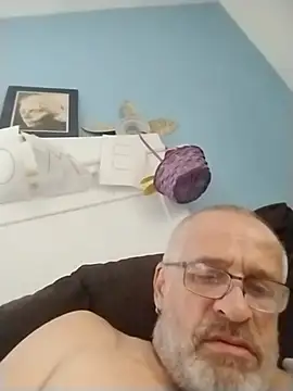 Snapshot of geilerschwanz64 chatting on 10/03/25, 03:09 geilerschwanz64 online show from 10/03/25, 03:09