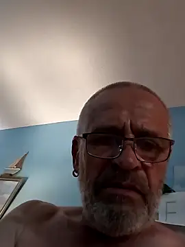 Snapshot of geilerschwanz64 chatting on 03/10/25, 03:45 geilerschwanz64 online show from 03/10/25, 03:45