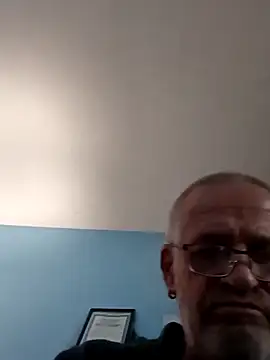 Snapshot of geilerschwanz64 chatting on 02/21/25, 08:40 geilerschwanz64 online show from 02/21/25, 08:40