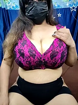 Snapshot of XXHOTSEX69 chatting on 09/18/25, 07:55 XXHOTSEX69 online show from 09/18/25, 07:55