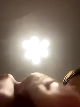 Janet Welder online show from 12/14/25, 09:42