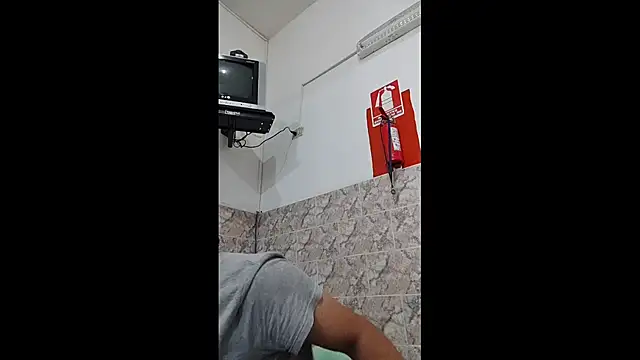 Snapshot of luisfer_306 chatting on 01/14/25, 06:07 luisfer 306 online show from 01/14/25, 06:07