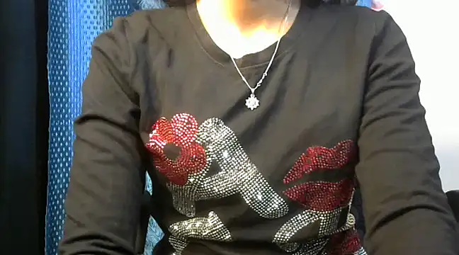 Snapshot of PyariMadam chatting on 01/06/25, 06:14 PyariMadam online show from 01/06/25, 06:14