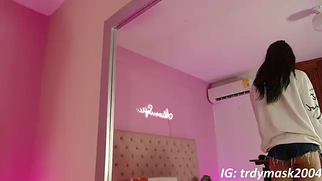 alice sofia online show from 04/12/26, 02:20