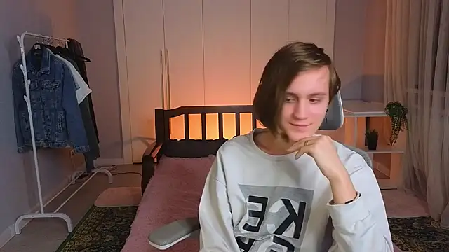 Snapshot of nikompell chatting on 03/14/25, 06:50 nikompell online show from 03/14/25, 06:50