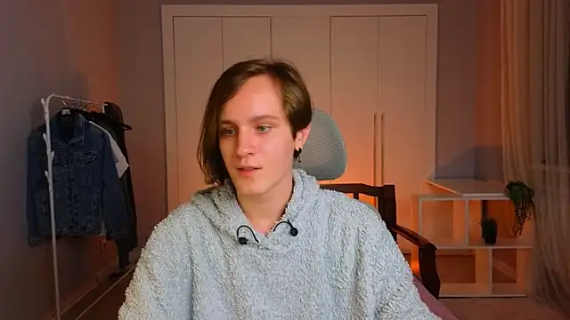 Snapshot of nikompell chatting on 03/11/25, 07:25 nikompell online show from 03/11/25, 07:25