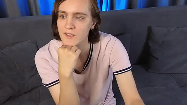 Snapshot of nikompell chatting on 09/24/25, 07:48 nikompell online show from 09/24/25, 07:48