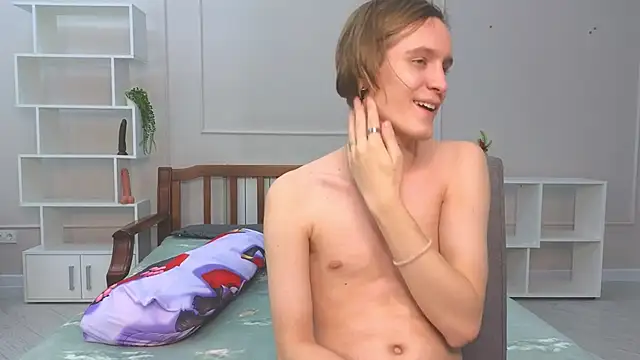 Snapshot of nikompell chatting on 12/31/24, 04:16 nikompell online show from 12/31/24, 04:16