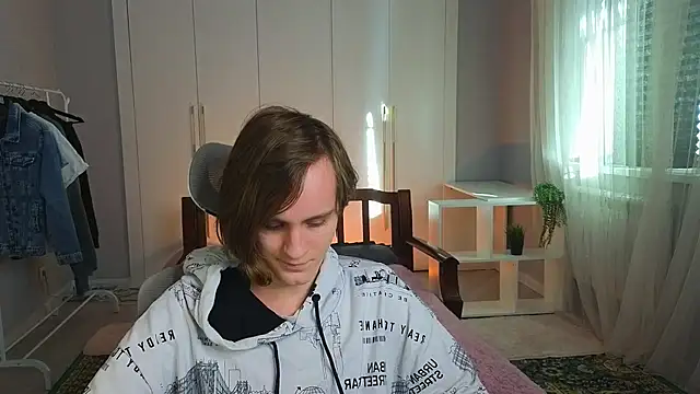 Snapshot of nikompell chatting on 03/17/25, 02:30 nikompell online show from 03/17/25, 02:30