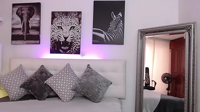 valery-rivas online show from 11/04/25, 07:39